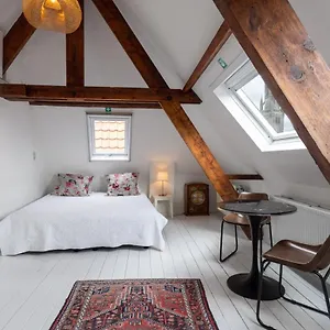 Bed & Breakfast The Blue House